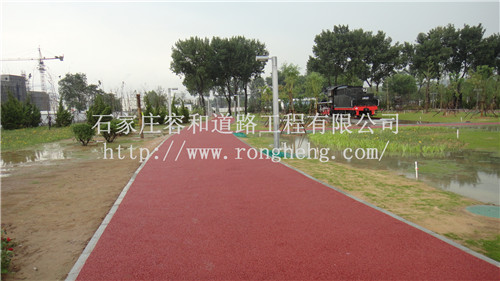 美麗鄉村彩色地坪施工 紅色透水混凝土地坪施工原始圖片2