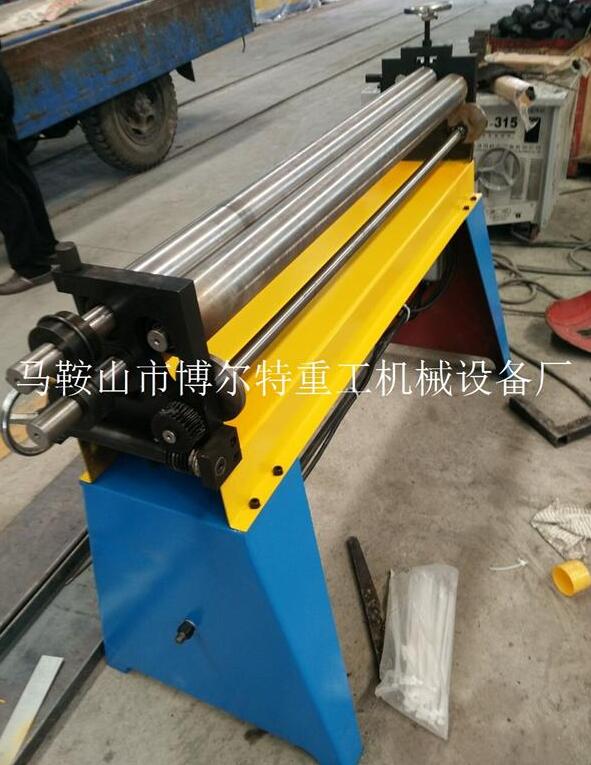 博爾特重工1.3米同步電動偏三星電動卷板機