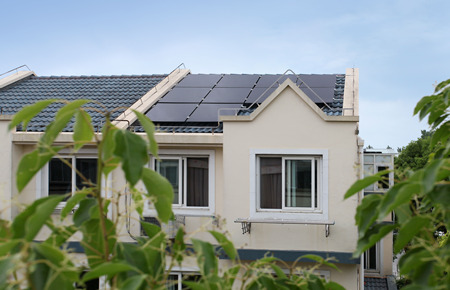 英利275w太陽能電池板廠家直銷使用壽命25年