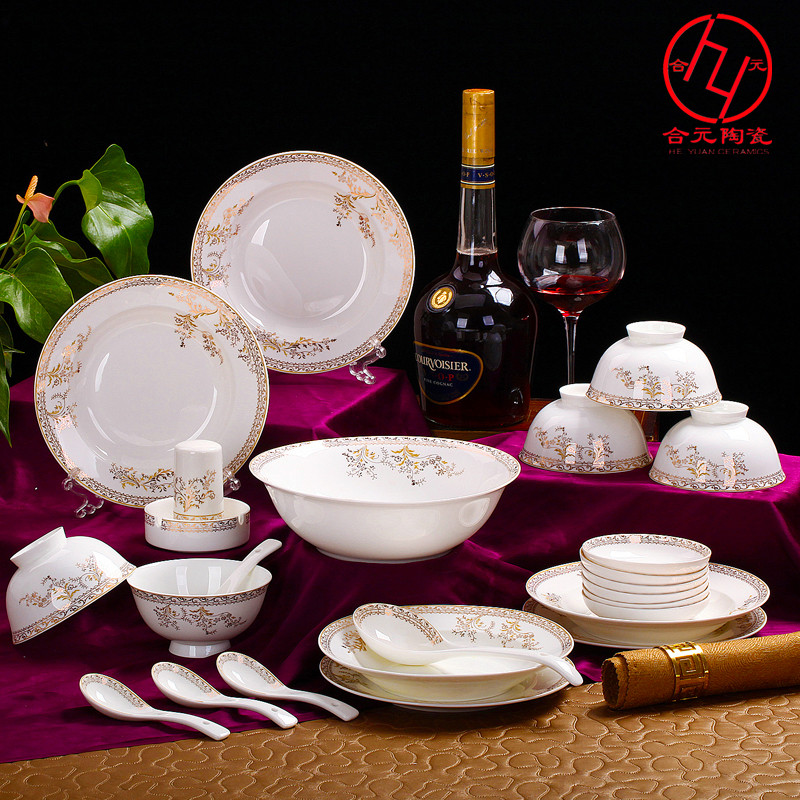 景德鎮(zhèn)陶瓷餐具生產(chǎn)廠家 定制禮品骨瓷套裝餐具原始圖片2