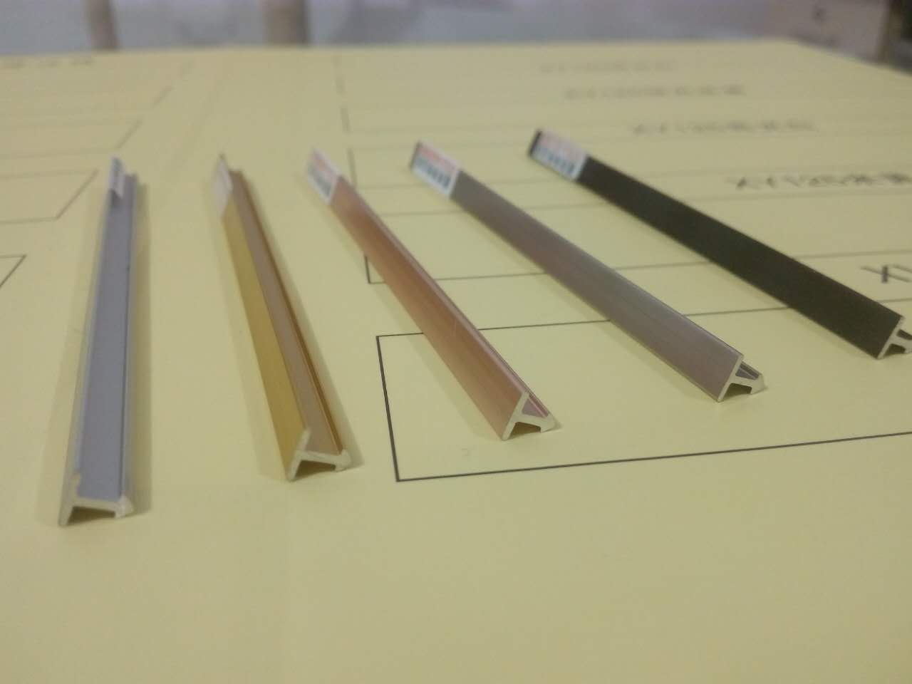 瓷磚護角線UV板陽角線哪家質量好鑫美角修邊線造型線收口條包邊線13716847377