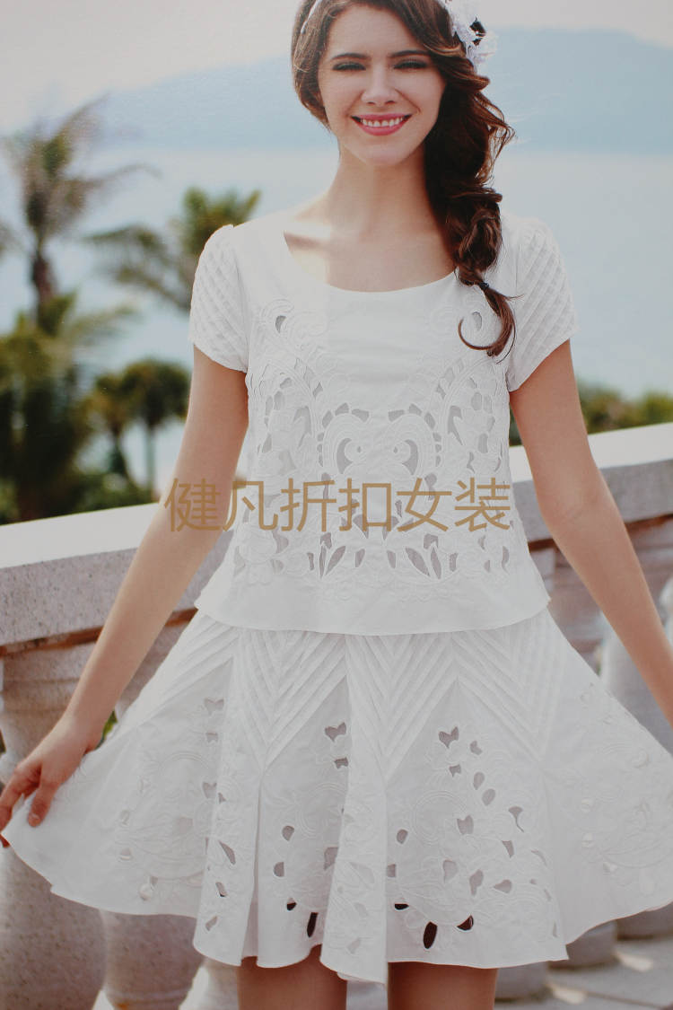女裝品牌重工加盟潮流女裝折扣店尾貨女裝低價(jià)促銷 原始圖片2