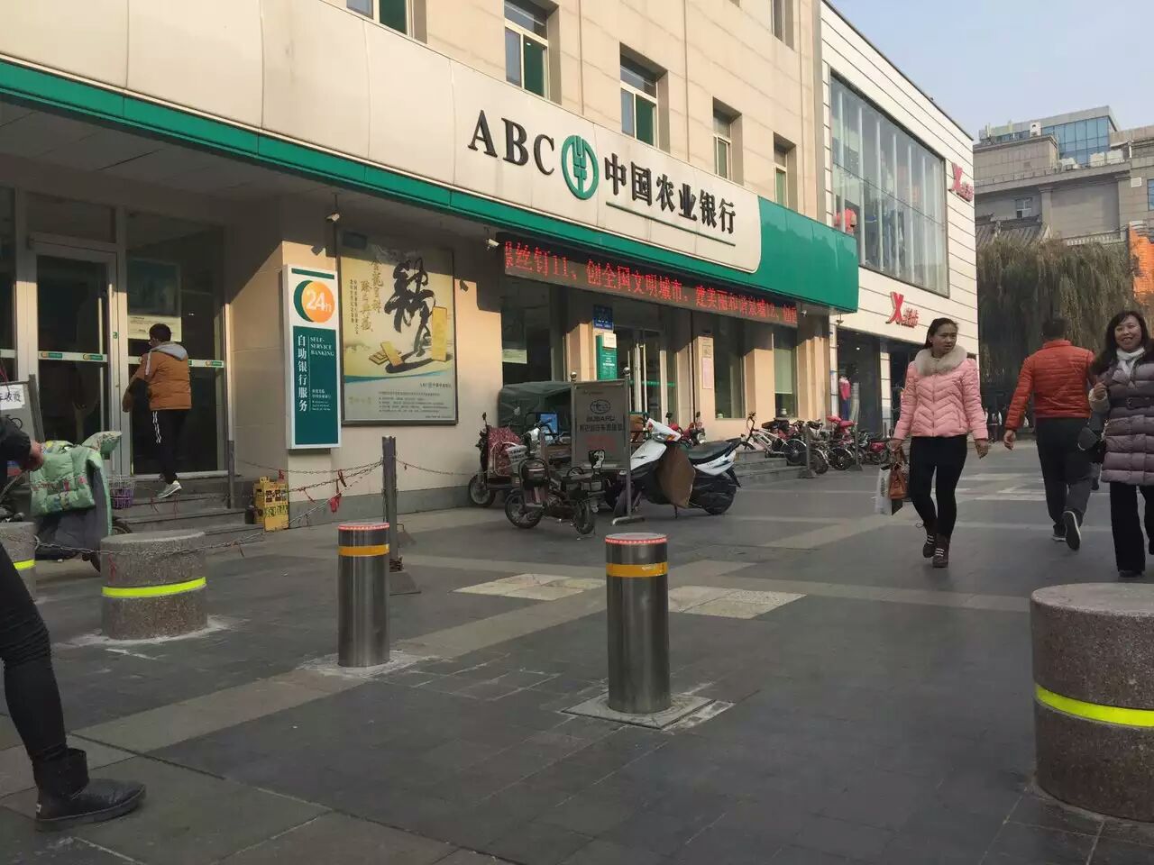 半自動(dòng)升降路樁，全自動(dòng)升降路樁價(jià)格， 升降隔離樁多少錢(qián)