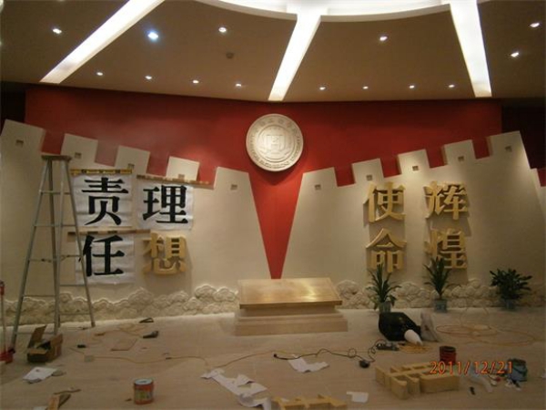 克拉瑪依玻璃鋼雕塑生產(chǎn)廠家