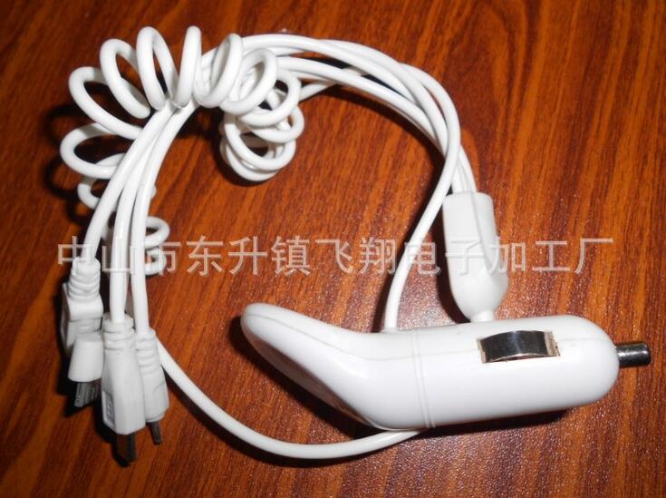 廠家批發(fā),熱銷透明殼車充 5V500MA導(dǎo)航車充