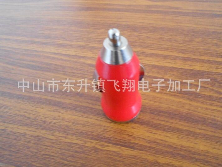 廠家直銷 時尚直觀車充 5V2.1A雙USB車載車充