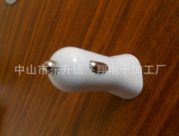 廠家直銷 時尚直觀車充 5V2.1A雙USB車載車充
