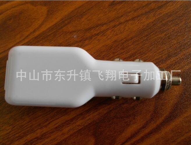 廠家直銷 新款雙USB2.1A車充手機
