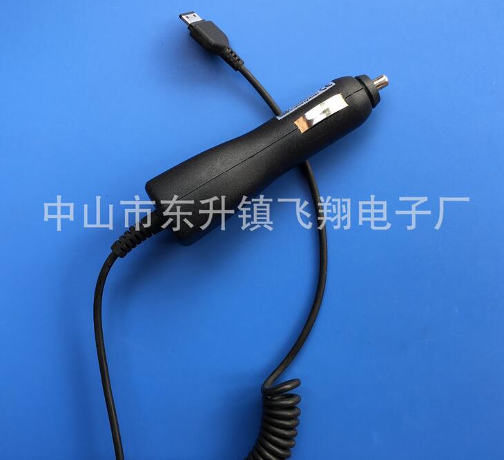廠家批發(fā),熱銷透明殼車充 5V500MA導(dǎo)航車充