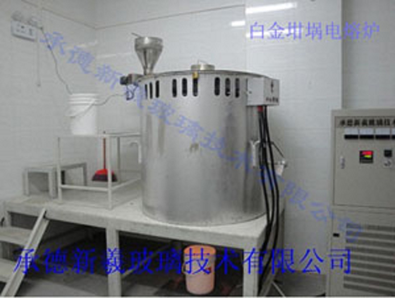 挑料式小型實驗電爐