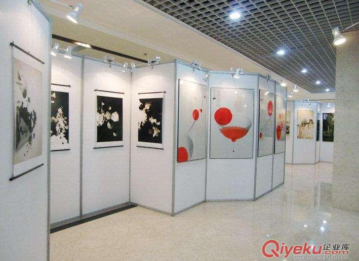 要租賃展板首推邦威專業(yè)為您提供的展板租賃服務原始圖片2