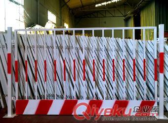 濟(jì)南市工地電梯洞口安全門、定型臨時(shí)電梯防護(hù)門、菱形孔施工電梯門廠家直接現(xiàn)貨供應(yīng)