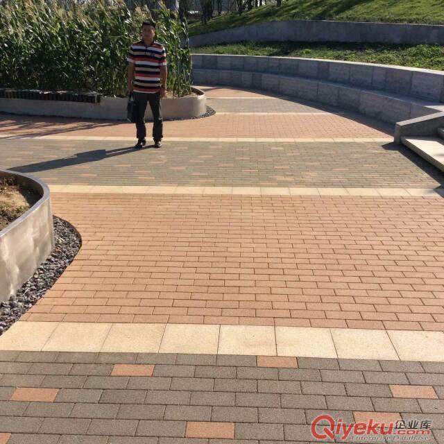 供應(yīng)廈門陶瓷透水磚泉州陶瓷透水磚生態(tài)陶瓷透水磚200*100*55mm原始圖片3