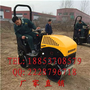 為弗斯特小型座駕式壓路機(jī)喝彩 為青睞雙鋼輪壓路機(jī)的客戶讓利