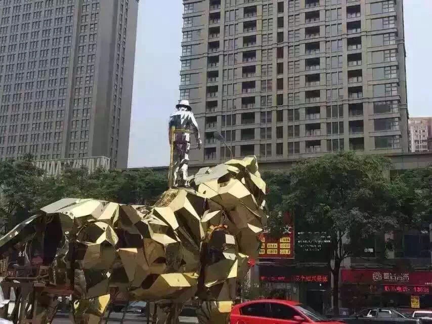 商业广场巡游黄金镜面狮出租黄金狮租赁黄金镜面狮相关介绍