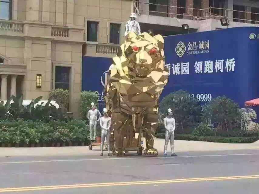 商業(yè)廣場(chǎng)巡游黃金鏡面獅出租黃金獅租賃黃金鏡面獅相關(guān)介紹原始圖片2