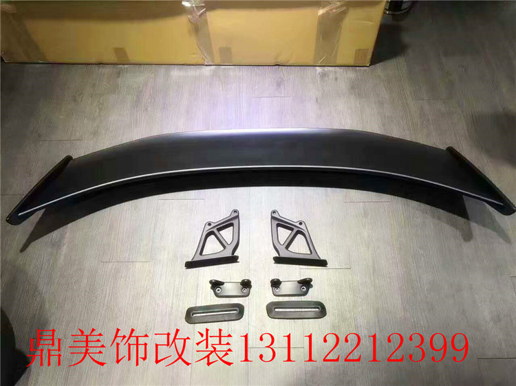    保時捷卡曼981 保時捷Cayman981碳纖維前唇 側(cè)裙 后唇 燈眉 尾翼