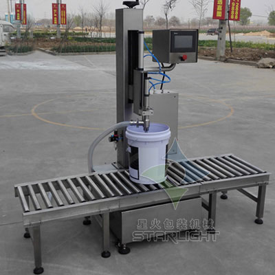 25KG花生油_大豆油電子稱重灌裝機-石家莊星火