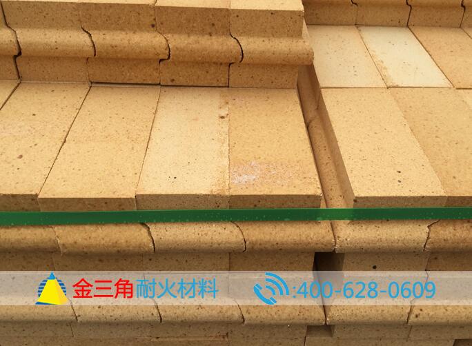 新密市金三角耐火材料廠生產(chǎn)粘土耐火磚原始圖片2