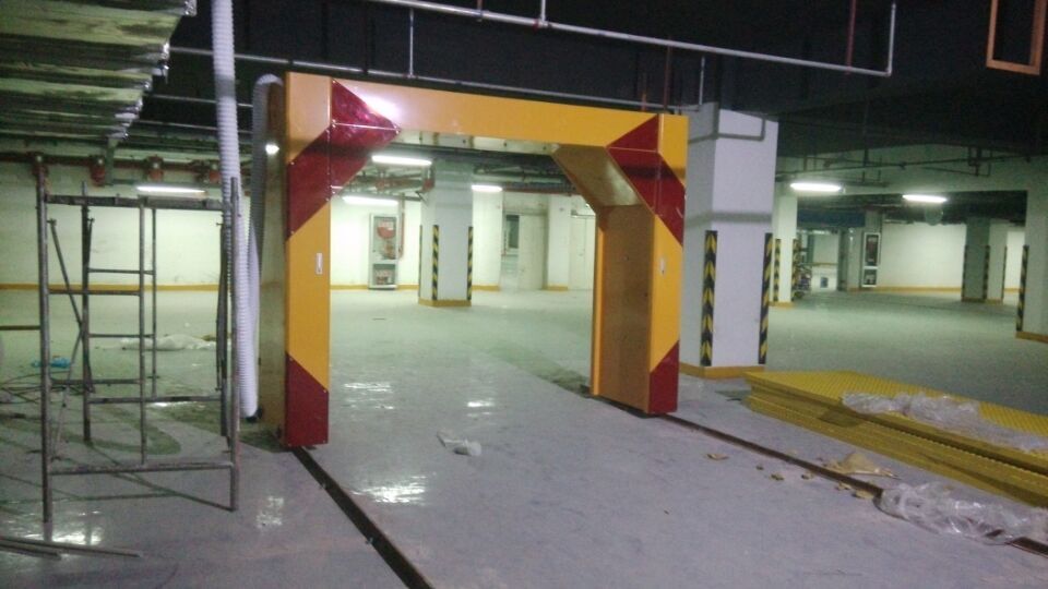  供應(yīng)上海有愛車浴蘭底盤沖洗機(jī)器