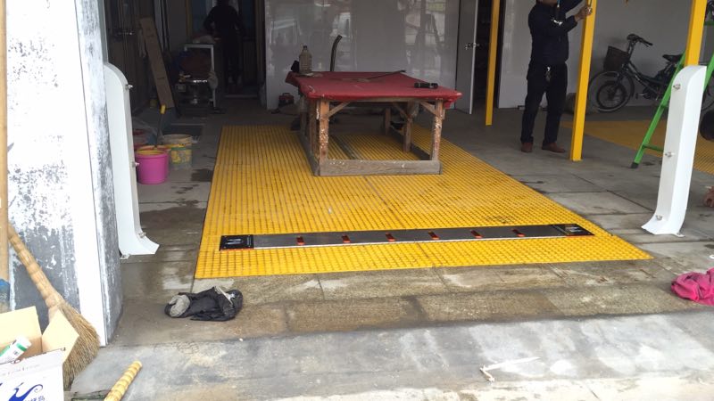  供應(yīng)上海有愛車浴蘭底盤沖洗機(jī)器原始圖片3