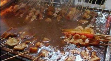 水煮串串香制作方法 現(xiàn)在購買小吃車免費(fèi)送技術(shù)哦原始圖片2