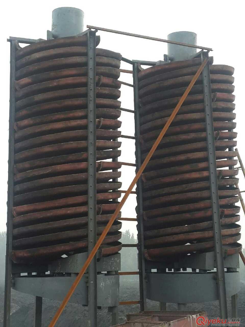 廠家供應(yīng)礦用螺旋溜槽 5LL900螺旋溜槽價(jià)格 鉆石掃選螺旋溜槽工藝