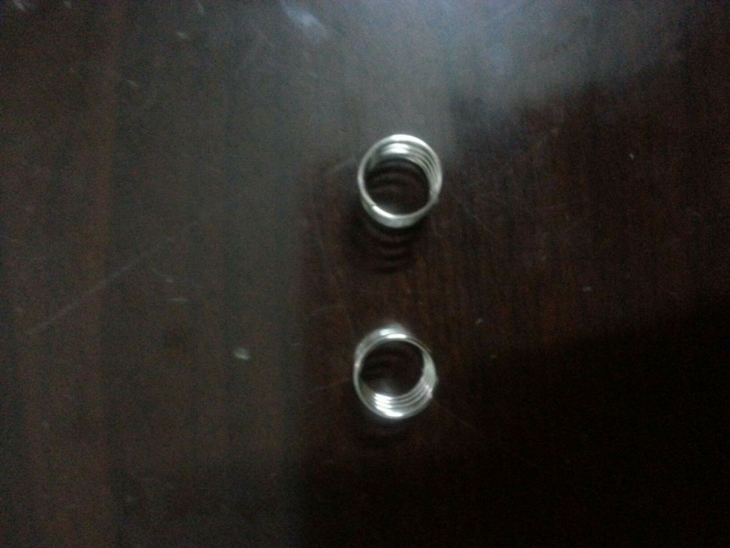 壓簧