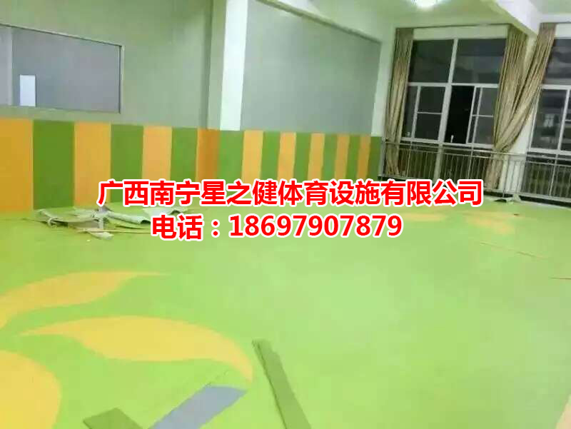 pvc防滑防水运动地板地垫 幼儿园 运动场地垫批发