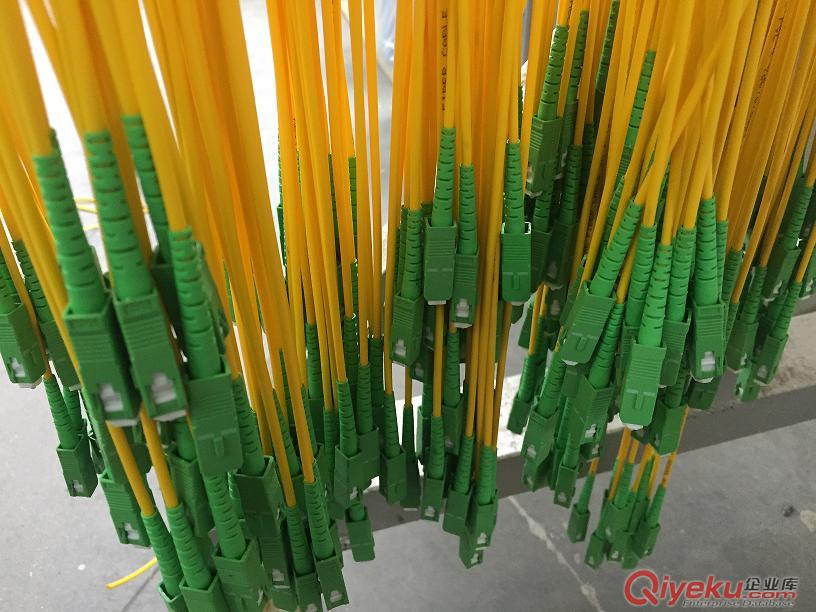 SC APC3米單模電信級光纖跳線束狀尾纖分路器原始圖片2
