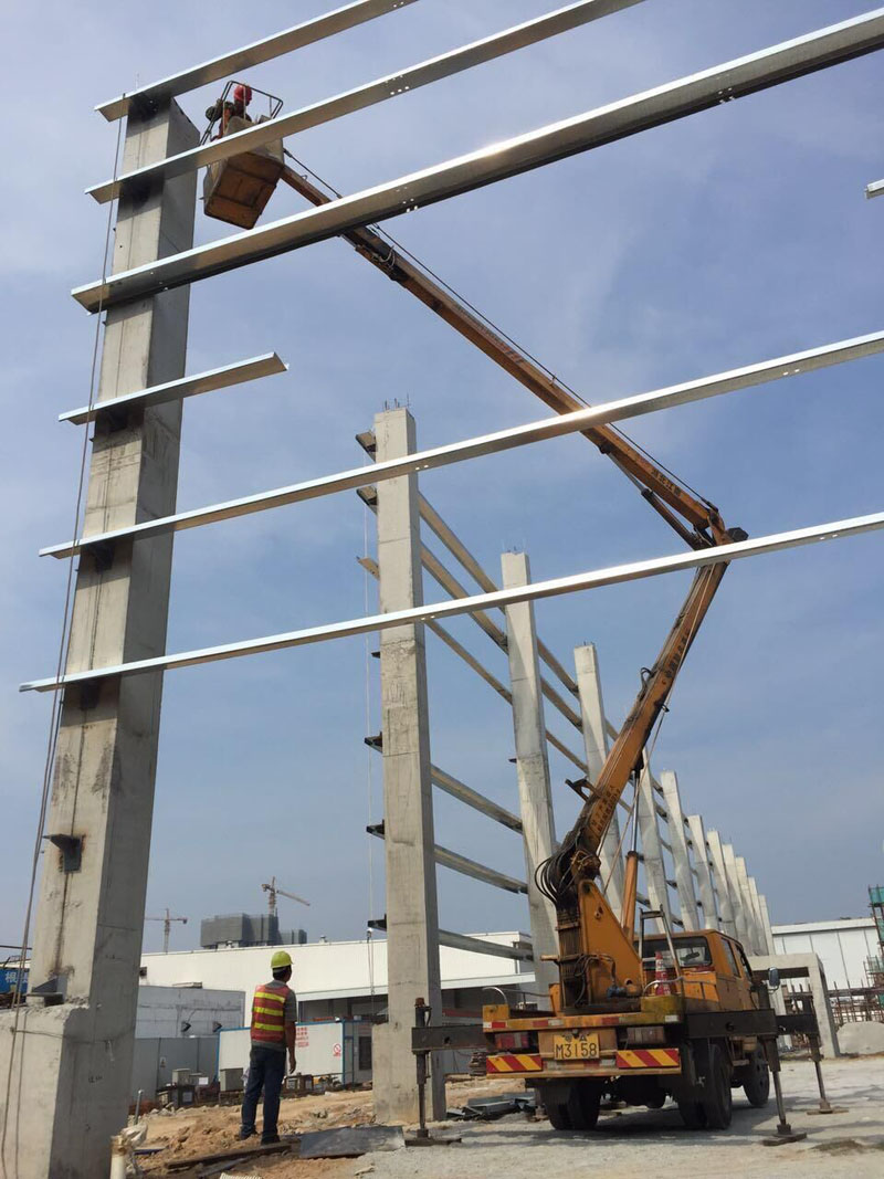 珠海市高空車出租、珠海燈具刷漆安裝、車庫管道刷漆