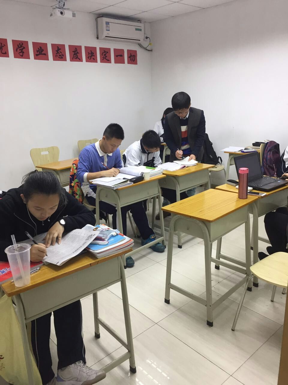 寶安西鄉(xiāng)小學(xué)補習(xí) 思學(xué)佳名師一對一輔導(dǎo)