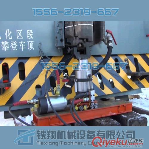 GCY1000型重型軌道車直頂橫移復(fù)軌器
