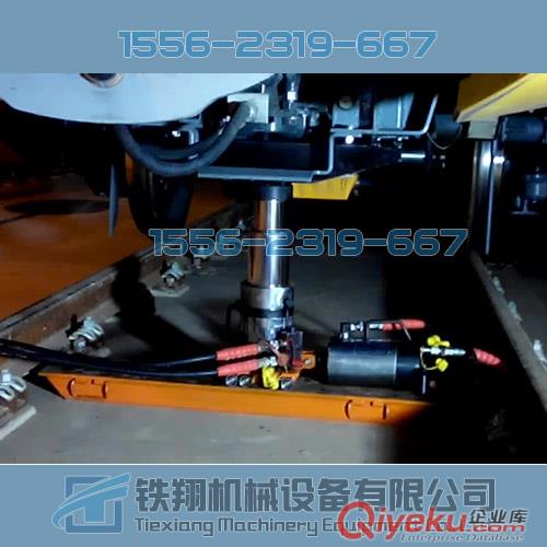 GCY1000型重型軌道車直頂橫移復(fù)軌器